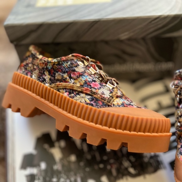 Anthropologie x Jeffrey Campbell B2School Platform Sneakers - Picture 10 of 11